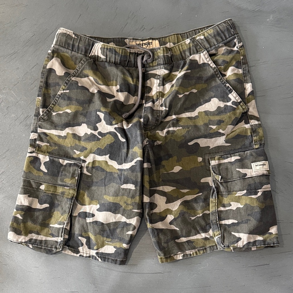 Wrangler Green and Brown Camouflage Cargo Shorts